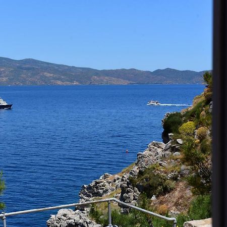 Douskos Beach House Leilighet Ýdra Eksteriør bilde