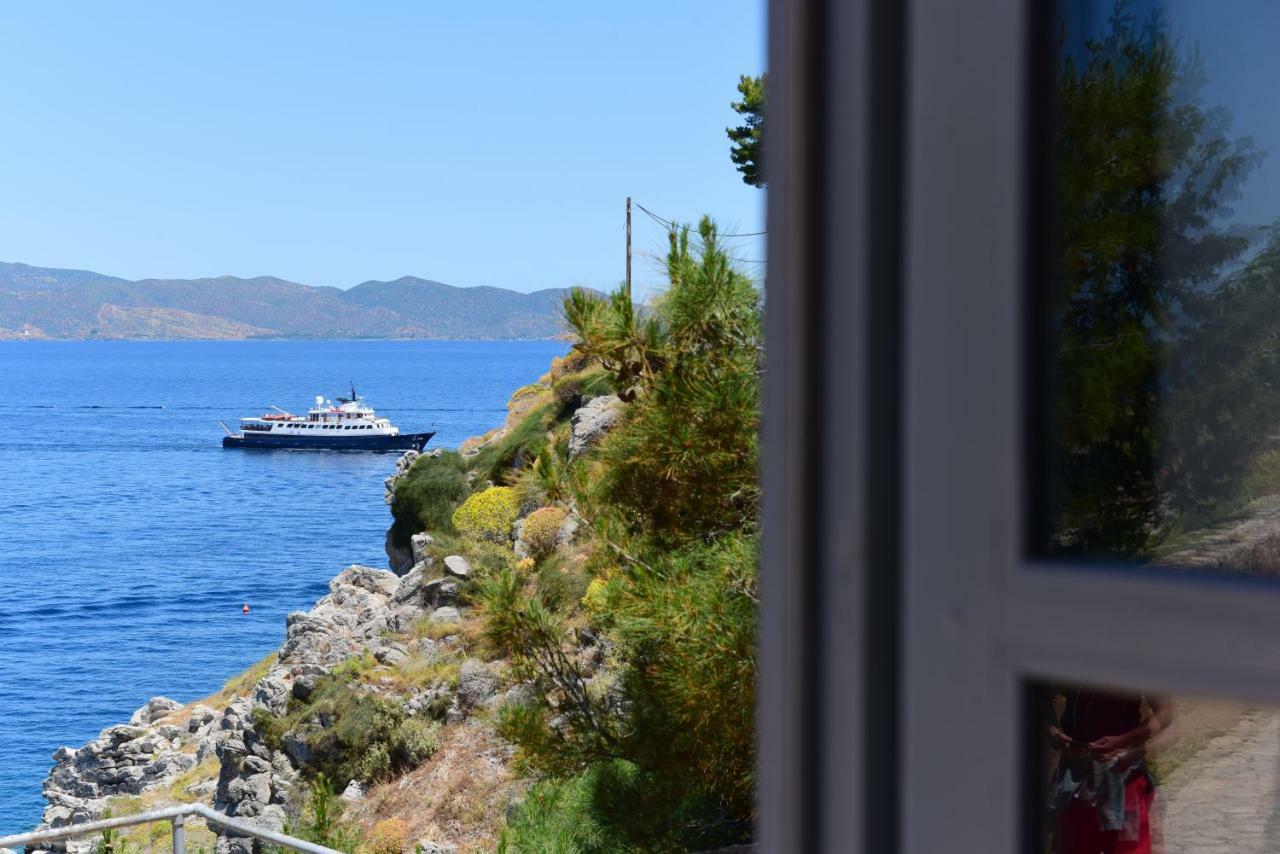 Douskos Beach House Leilighet Ýdra Eksteriør bilde